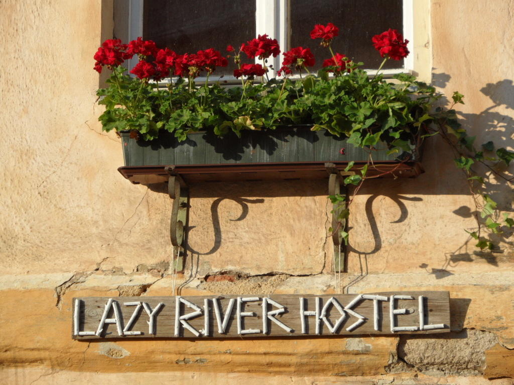 Lazy River Hostel Loket Eksteriør bilde